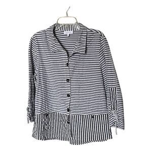 Habitat Clothes to Live In Gray Striped Ruched Sleeve Button Jacket Size Small